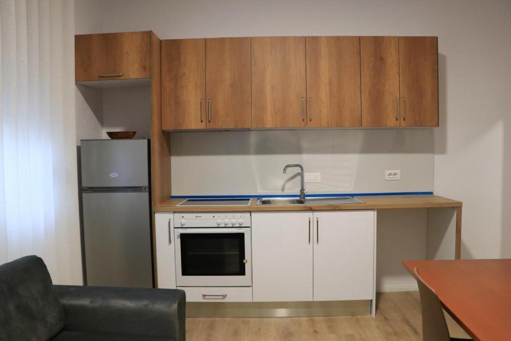 Albora Guest House Fier Exterior foto